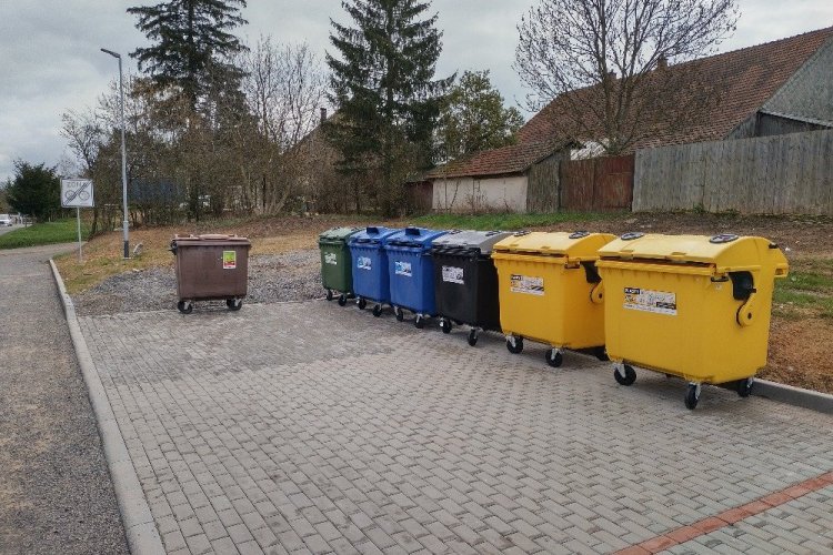 Nové kontejnerové stání